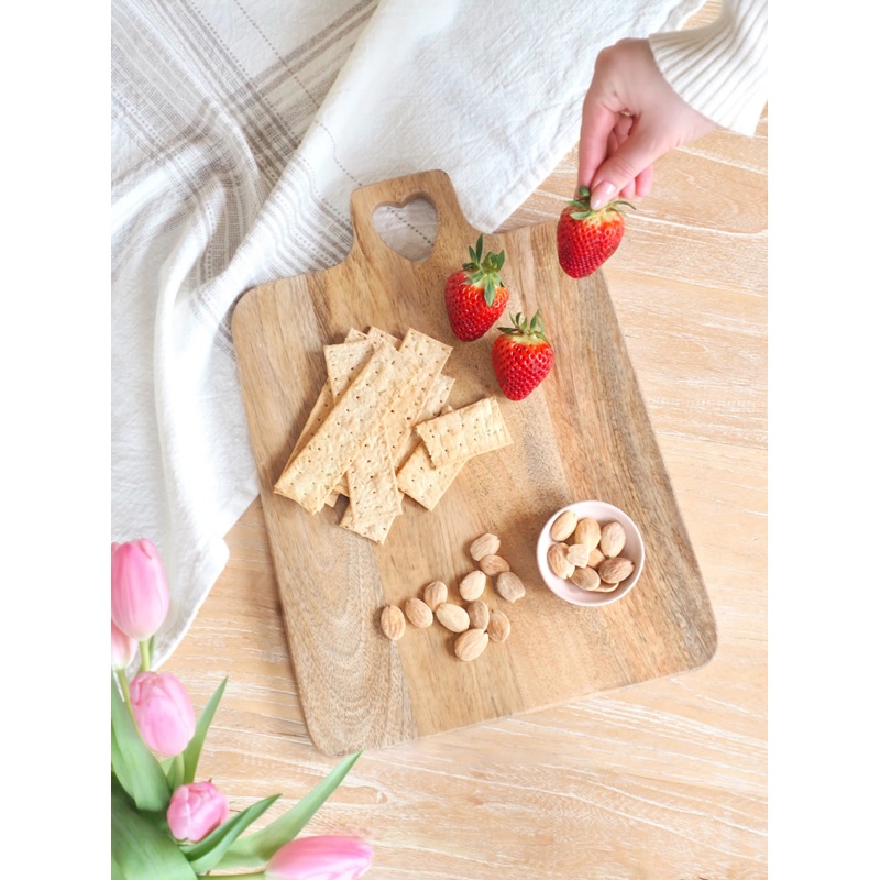 Amor Mango Wood Cheese Board