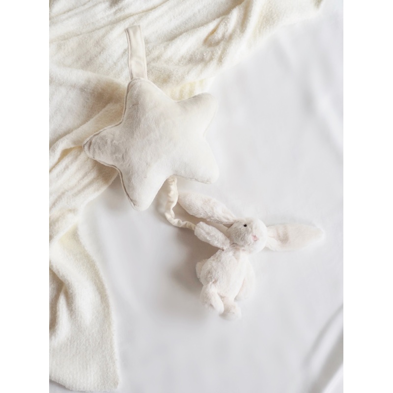 Jellycat Bashful Cream Bunny Musical Pull