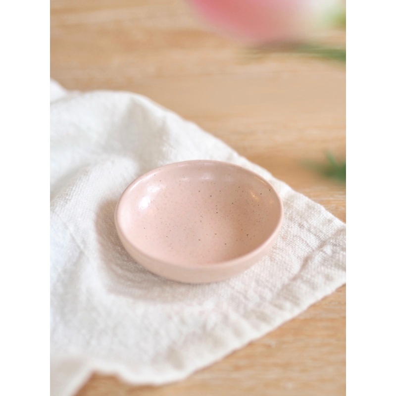 Marshmallow Pink Pinch Bowl