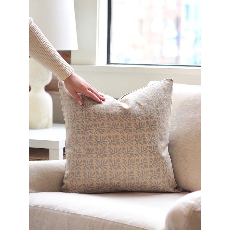 Yasmine Pillow | 20×20