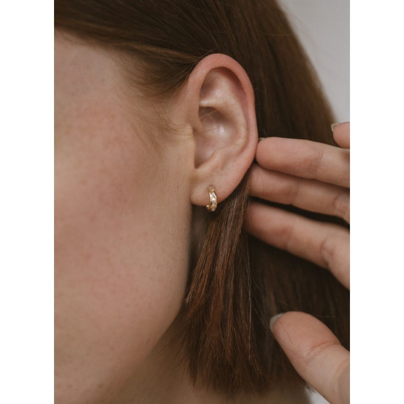 Channel Huggies | 10K Gold