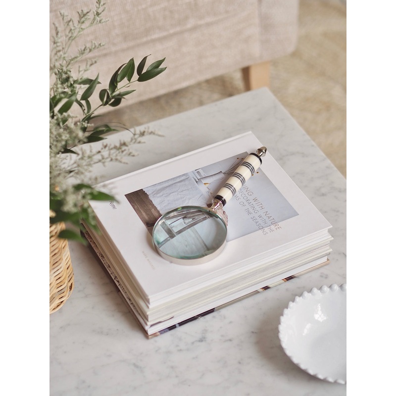 Olivier Magnifying Glass