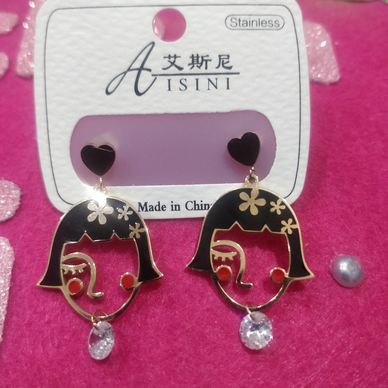 Doll face stainless steel earings