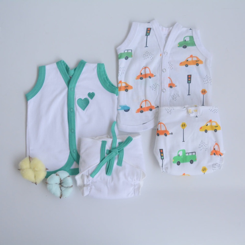 Green Hearts – Everyday Essentials Nappy & Vest (Set of 4)
