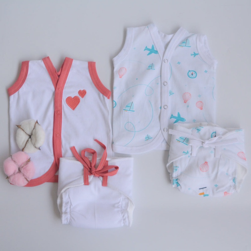 Red Hearts – Everyday Essentials Nappy & Vest (Set of 4)
