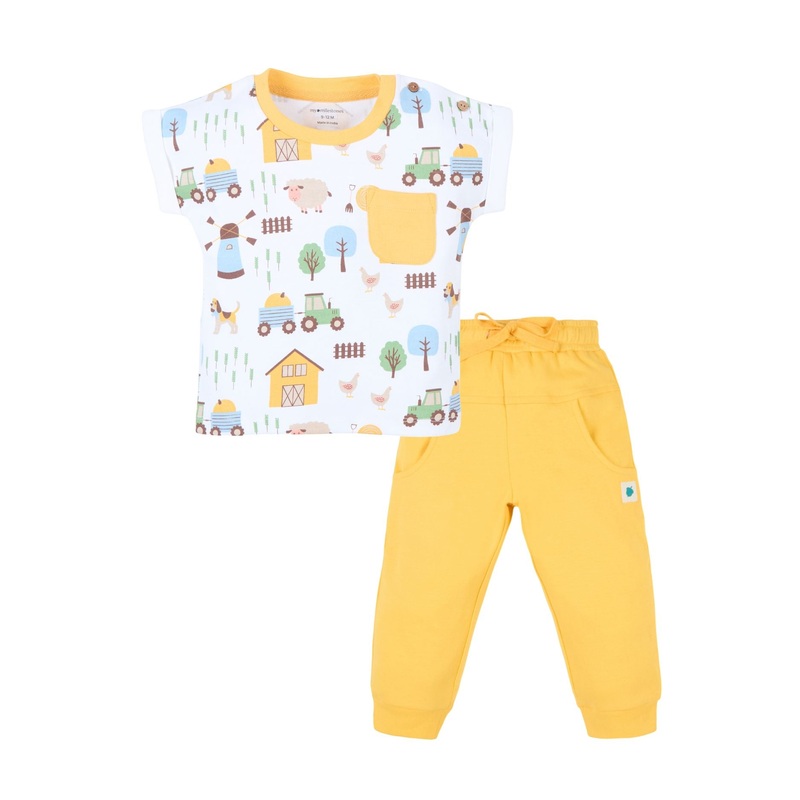 Drop Shoulder Barnyard Print Tee With Relaxed Fit Joggers – White & Yellow