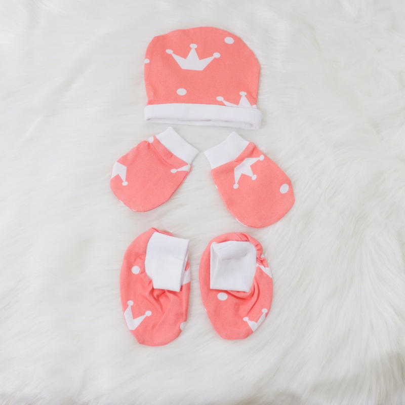 Crowns – Cotton Cap, Mittens & Booties Set
