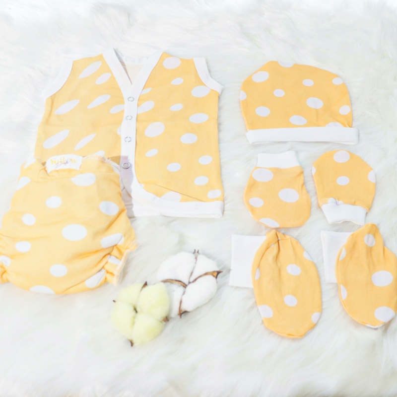 Cute Polka – Newborn Everyday Essentials