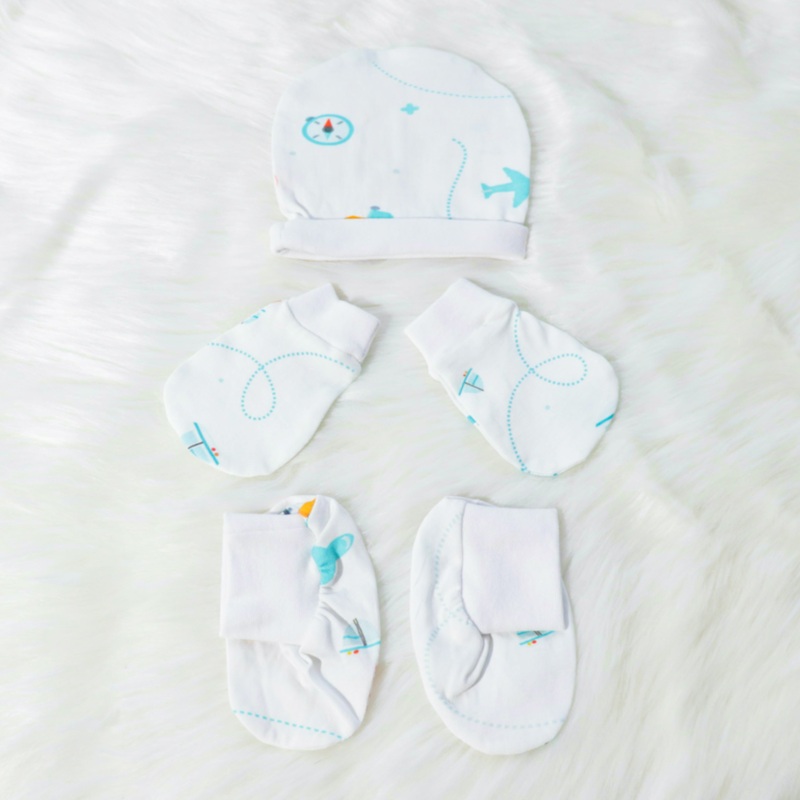 Lil Travellers – Cotton Cap, Mittens & Booties Set