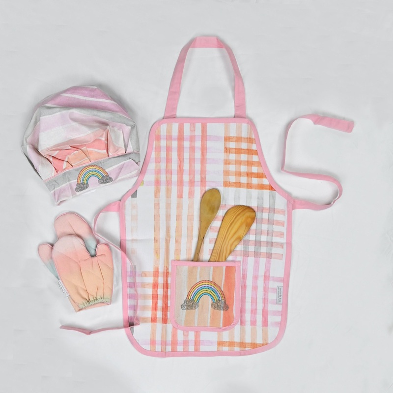Dream A Little  Dream – Apron Set (Apron + Cap + Glove)