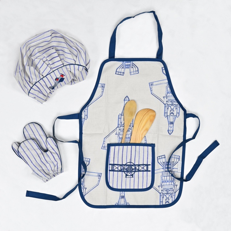 Fly Away With Me – Apron Set (Apron + Cap + Gloves)