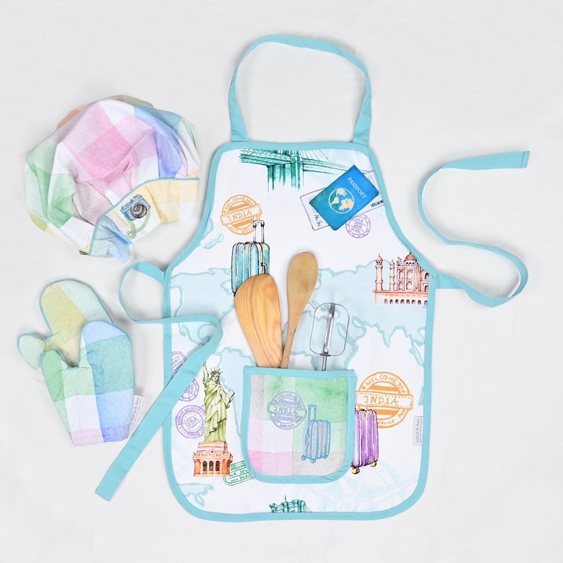 Passport To Wonderland – Apron Set (Apron + Cap + Gloves)